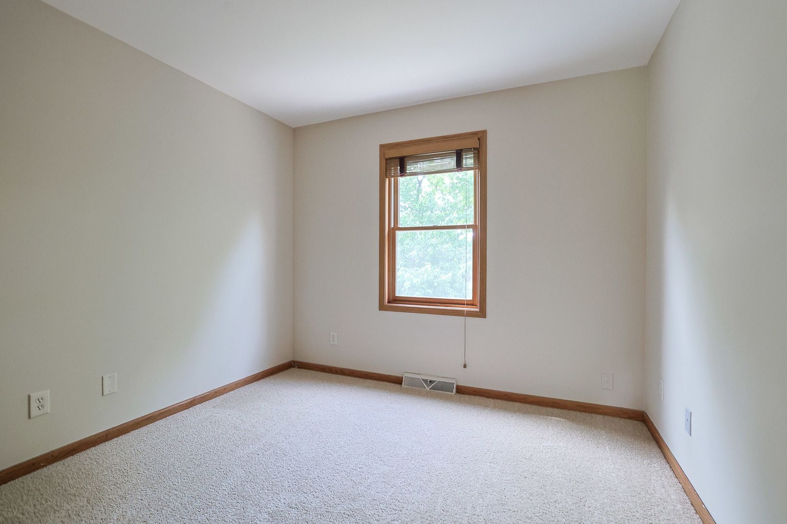 3191 Village Green Drive, Aurora, IL 60504
