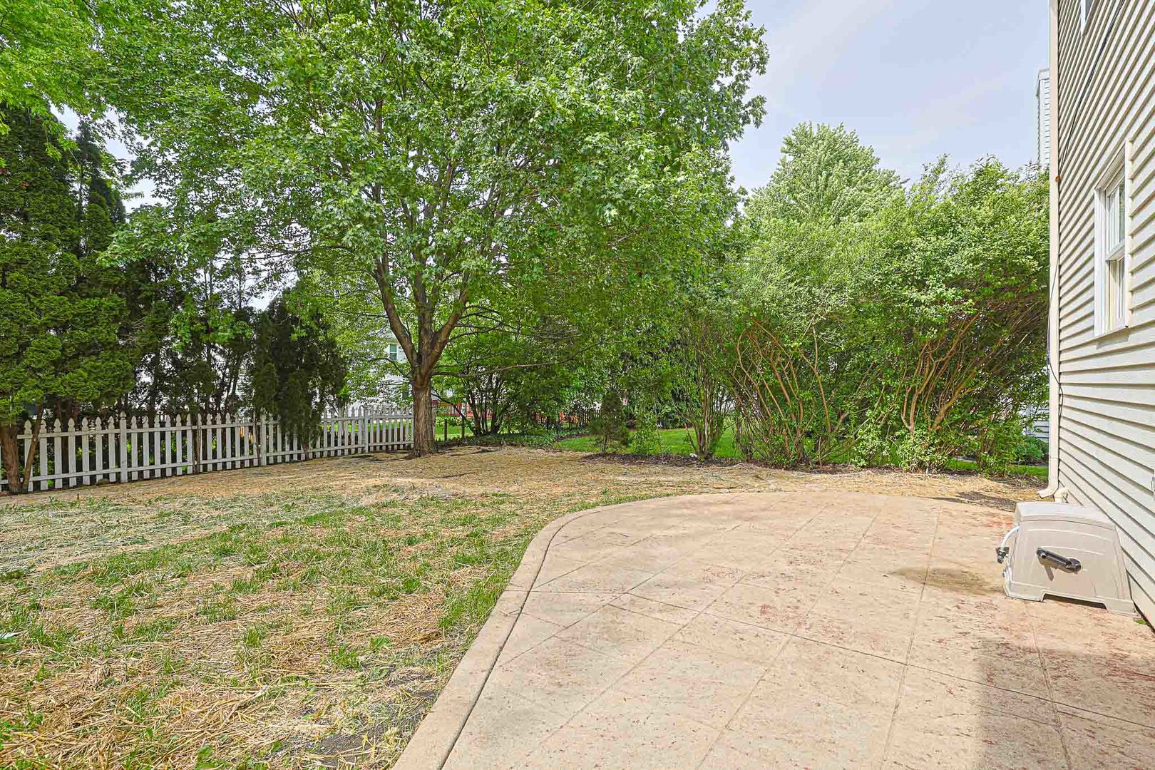 3191 Village Green Drive, Aurora, IL 60504
