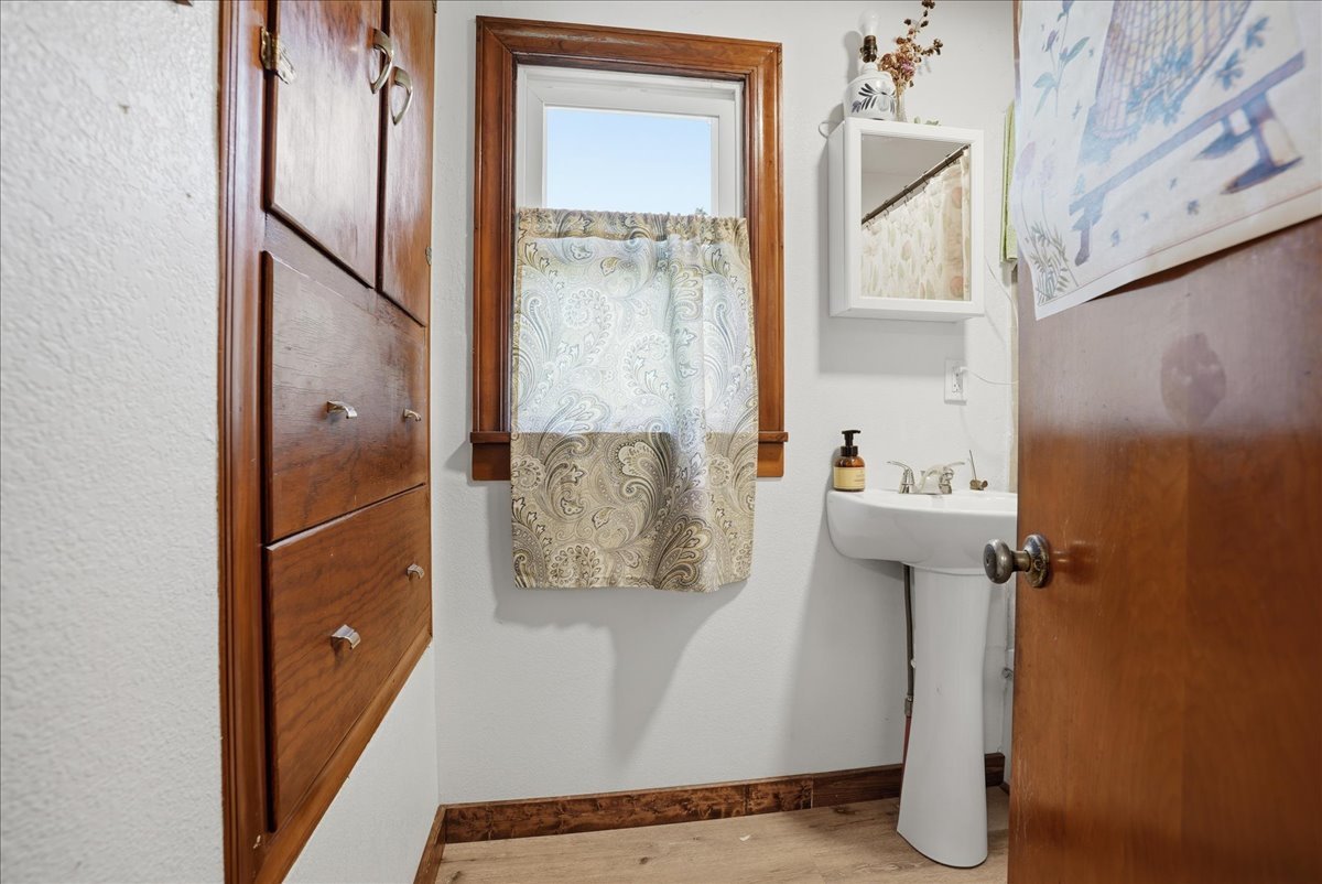 208 4th Street, Anchor, IL 61720