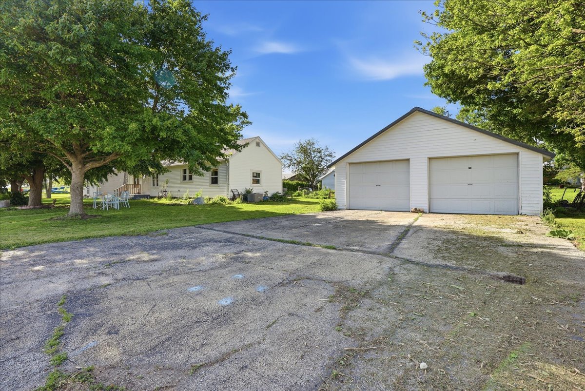 208 4th Street, Anchor, IL 61720