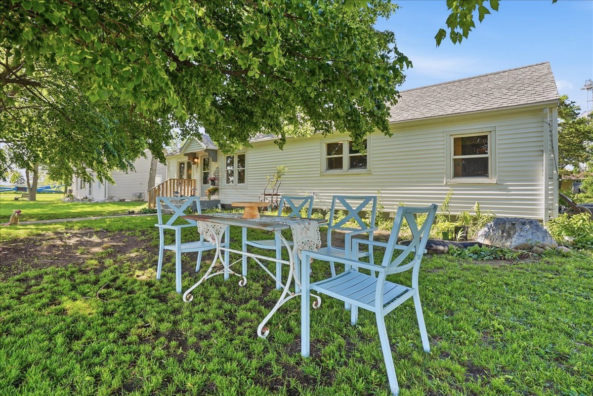 208 4th Street, Anchor, IL 61720