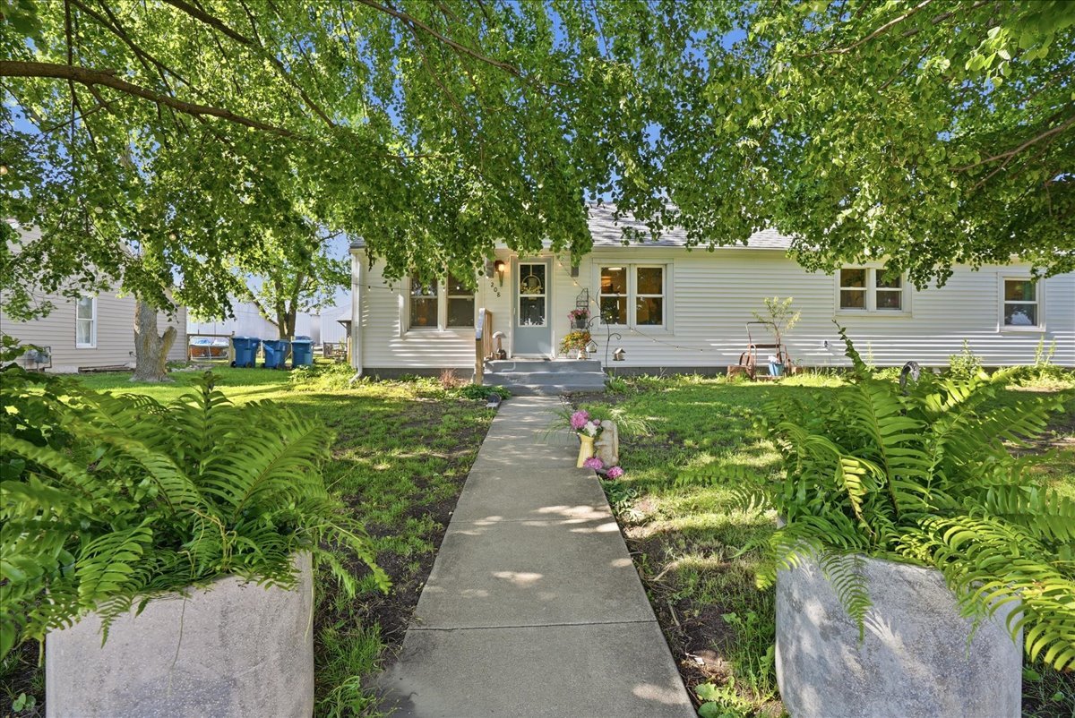 208 4th Street, Anchor, IL 61720