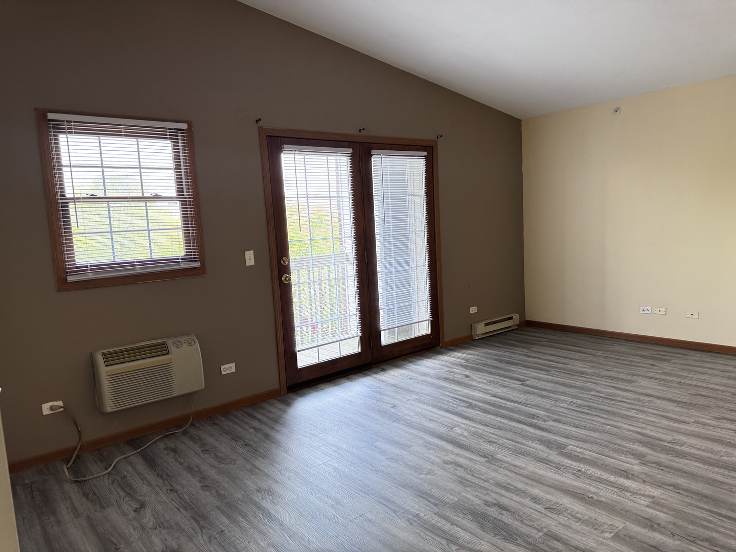 330 Leah Lane #3B, Woodstock, IL 60098