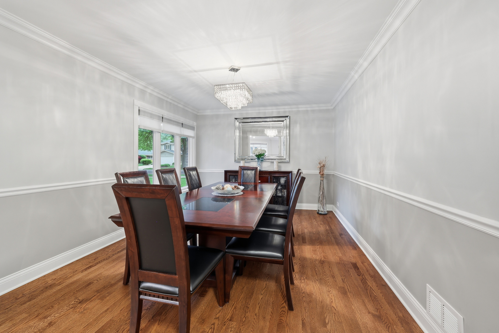 1132 S Fernandez Avenue, Arlington Heights, IL 60005
