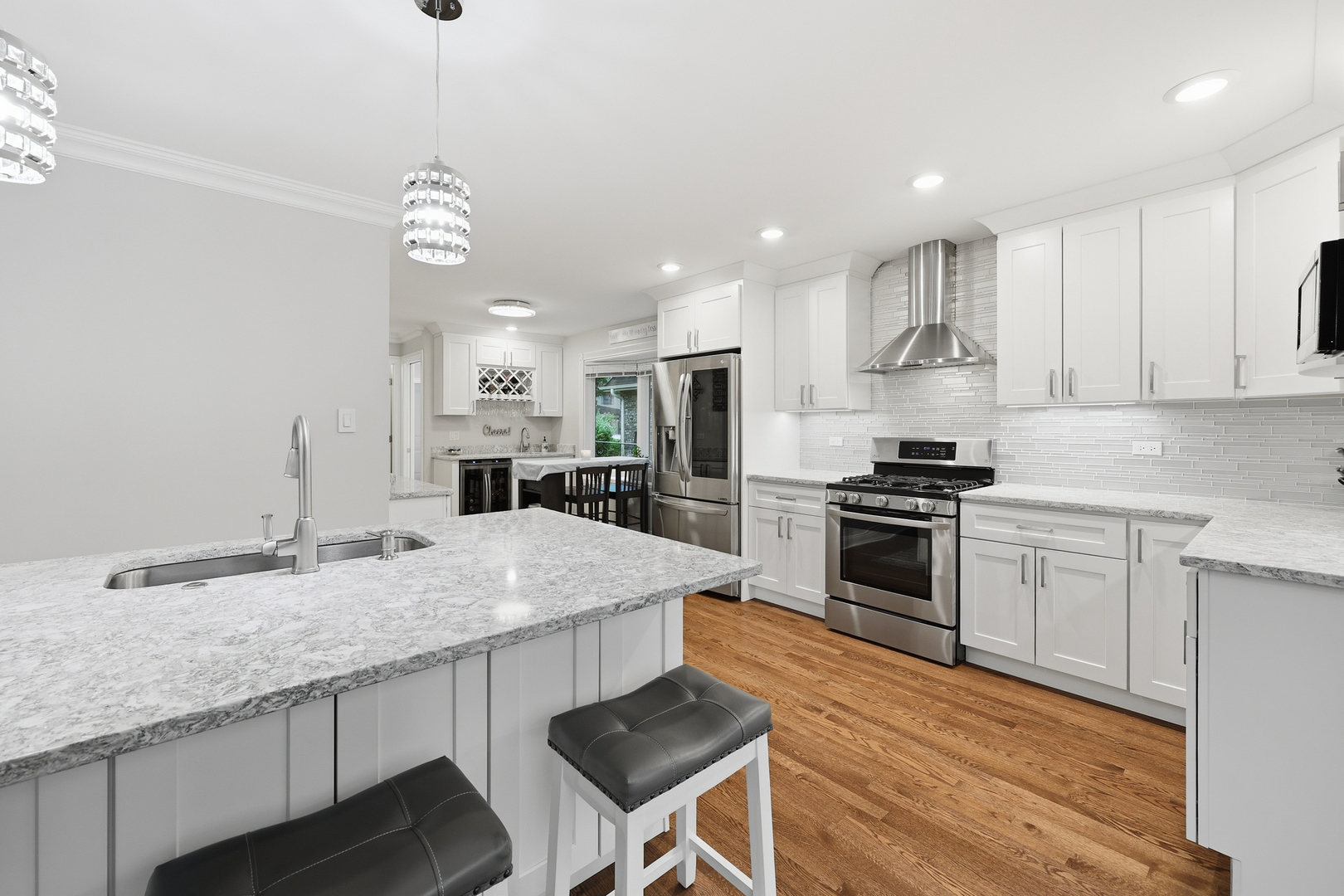 1132 S Fernandez Avenue, Arlington Heights, IL 60005