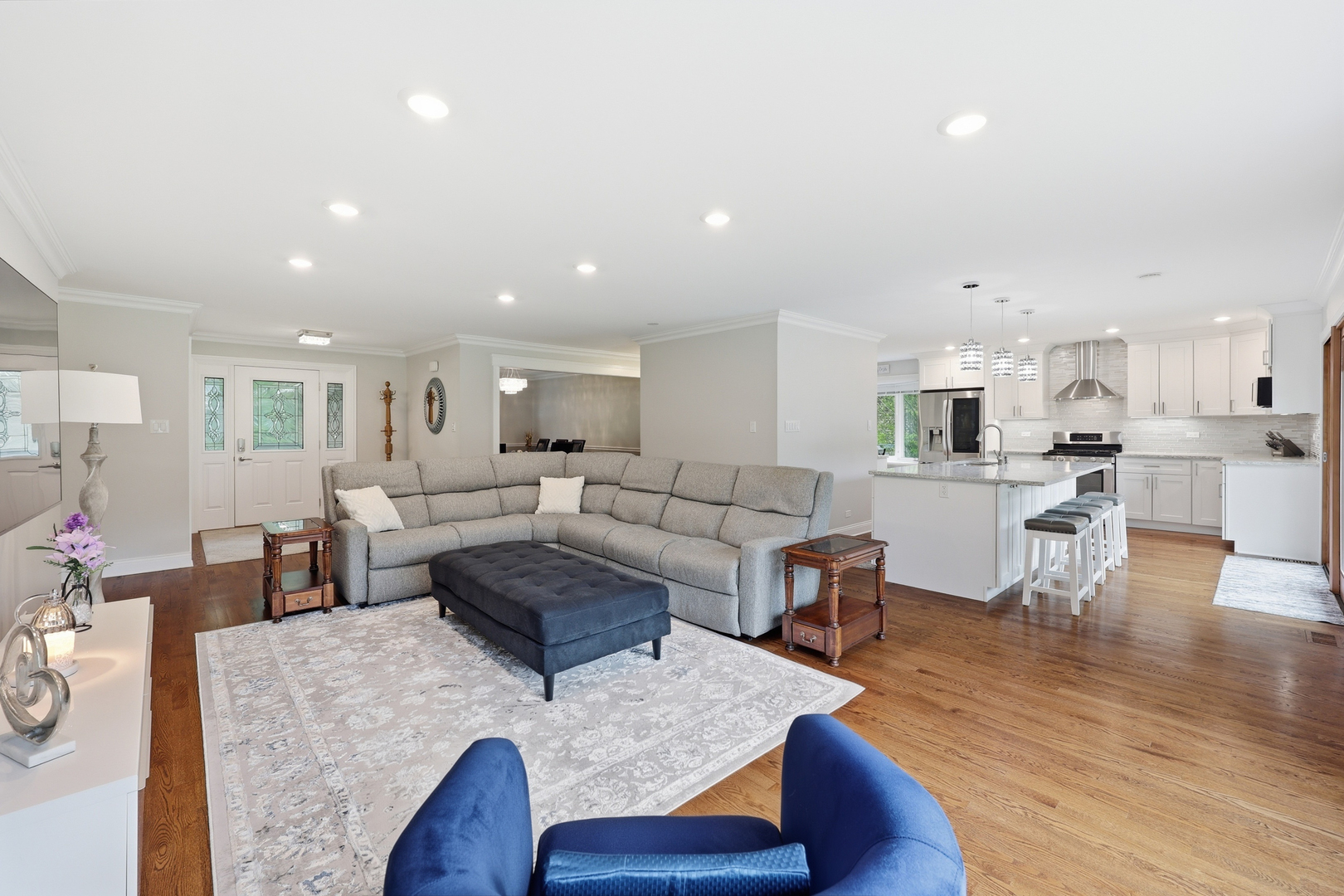 1132 S Fernandez Avenue, Arlington Heights, IL 60005