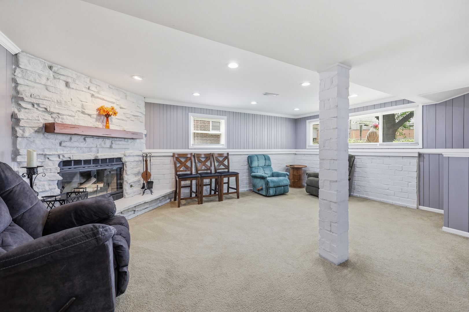639 N Kaspar Avenue, Arlington Heights, IL 60004