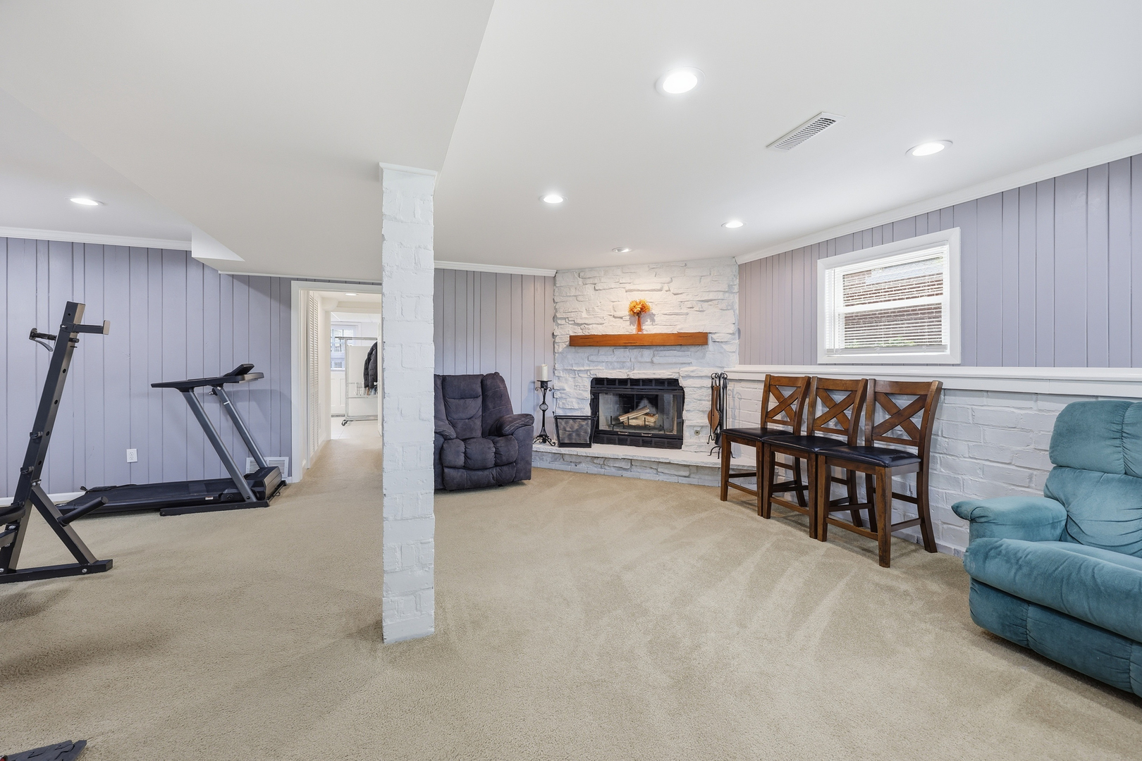 639 N Kaspar Avenue, Arlington Heights, IL 60004