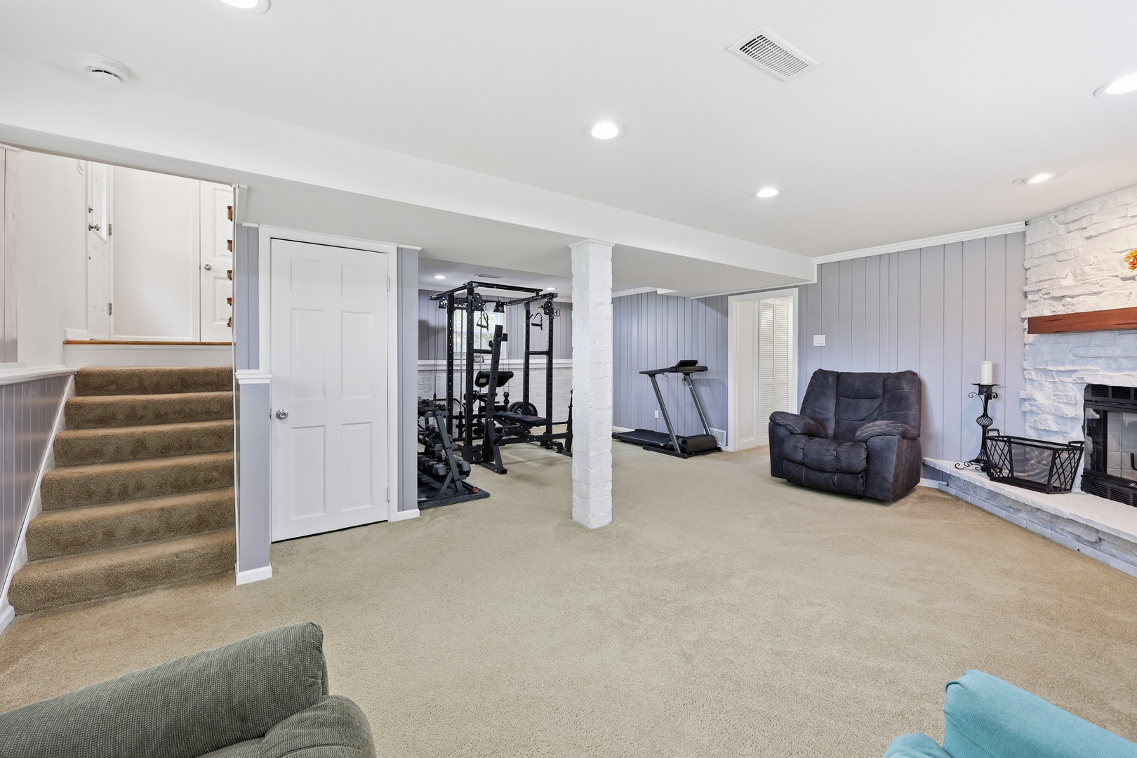639 N Kaspar Avenue, Arlington Heights, IL 60004