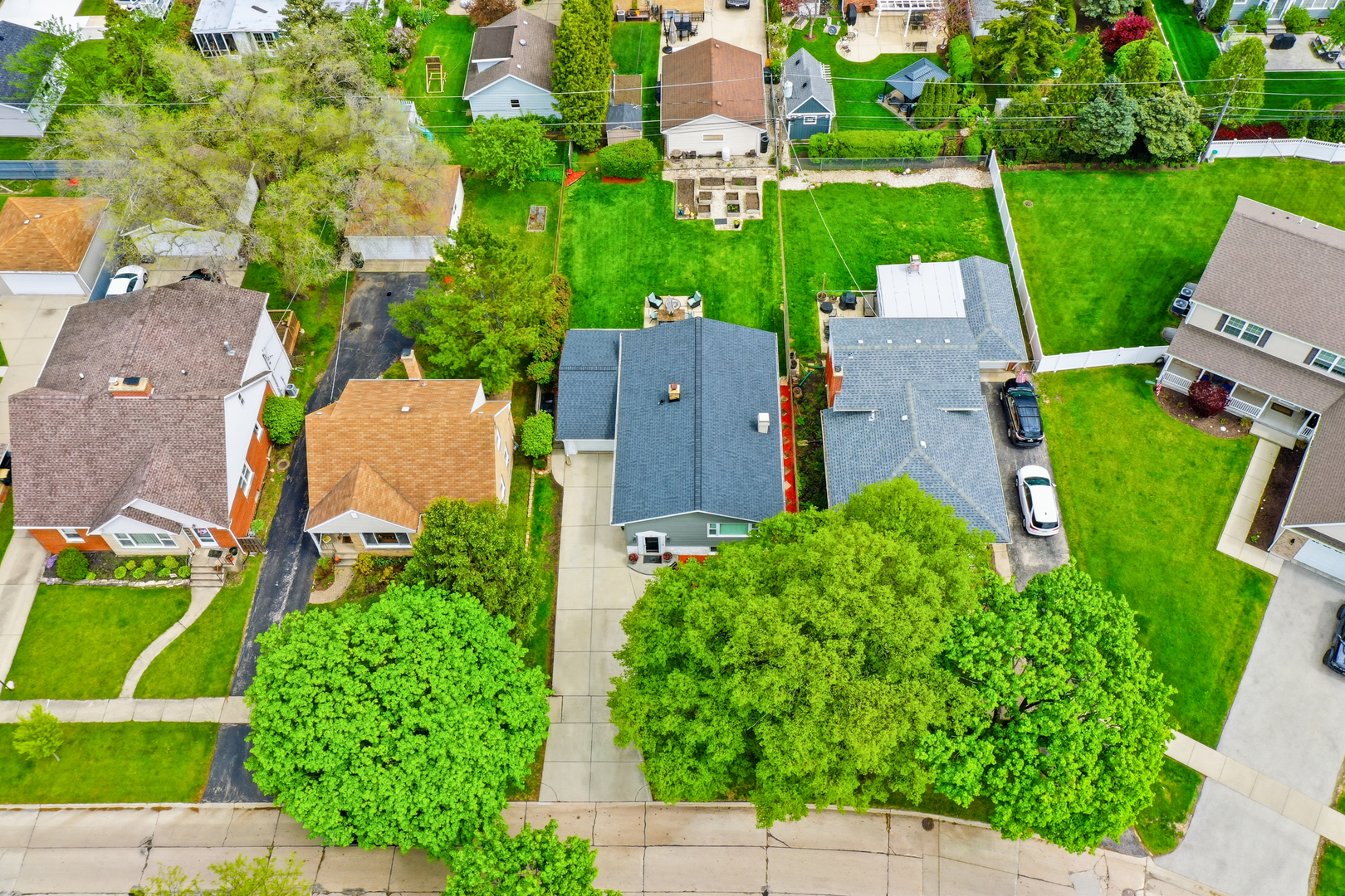 639 N Kaspar Avenue, Arlington Heights, IL 60004