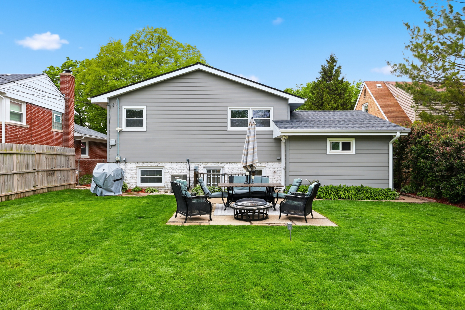 639 N Kaspar Avenue, Arlington Heights, IL 60004