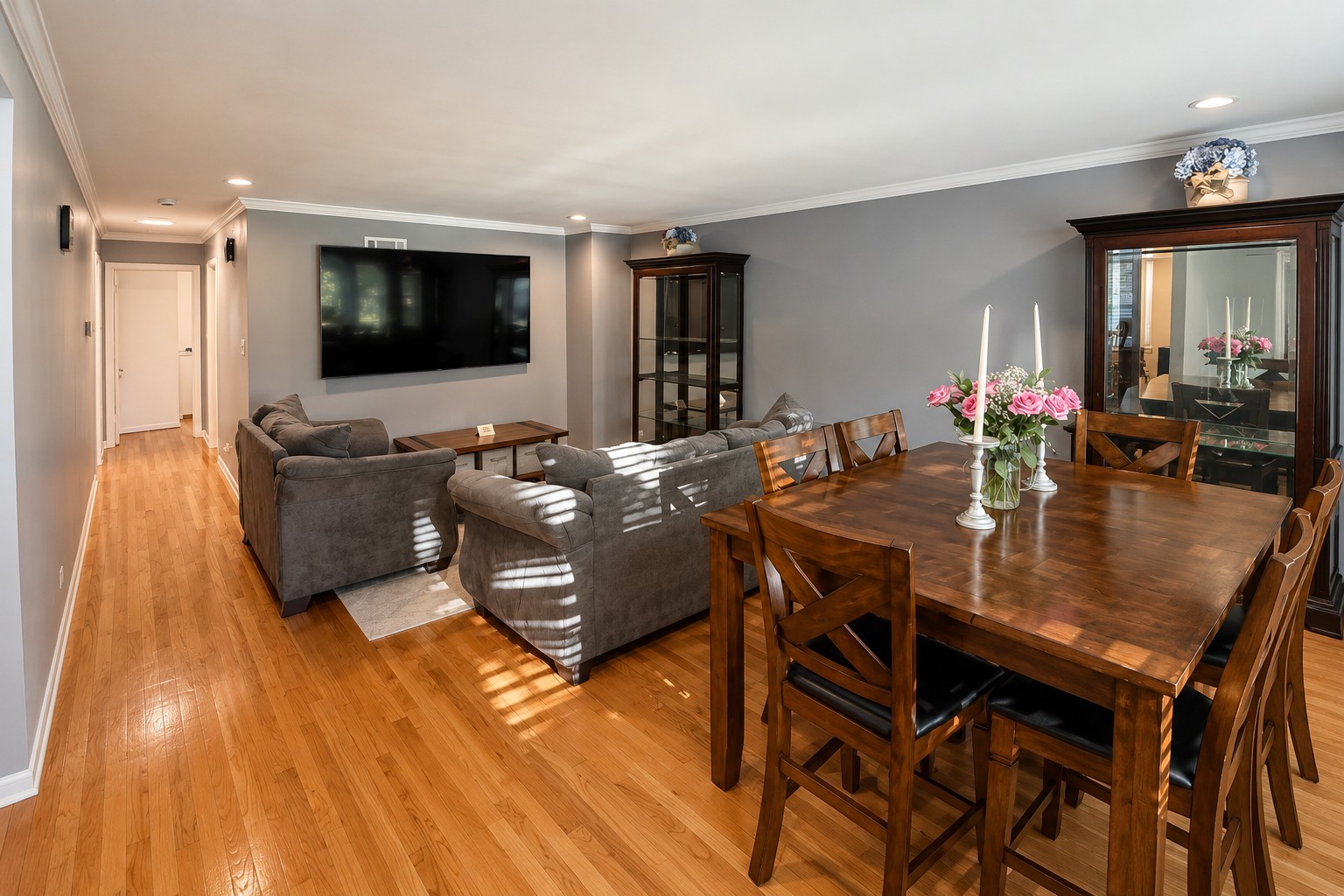 639 N Kaspar Avenue, Arlington Heights, IL 60004