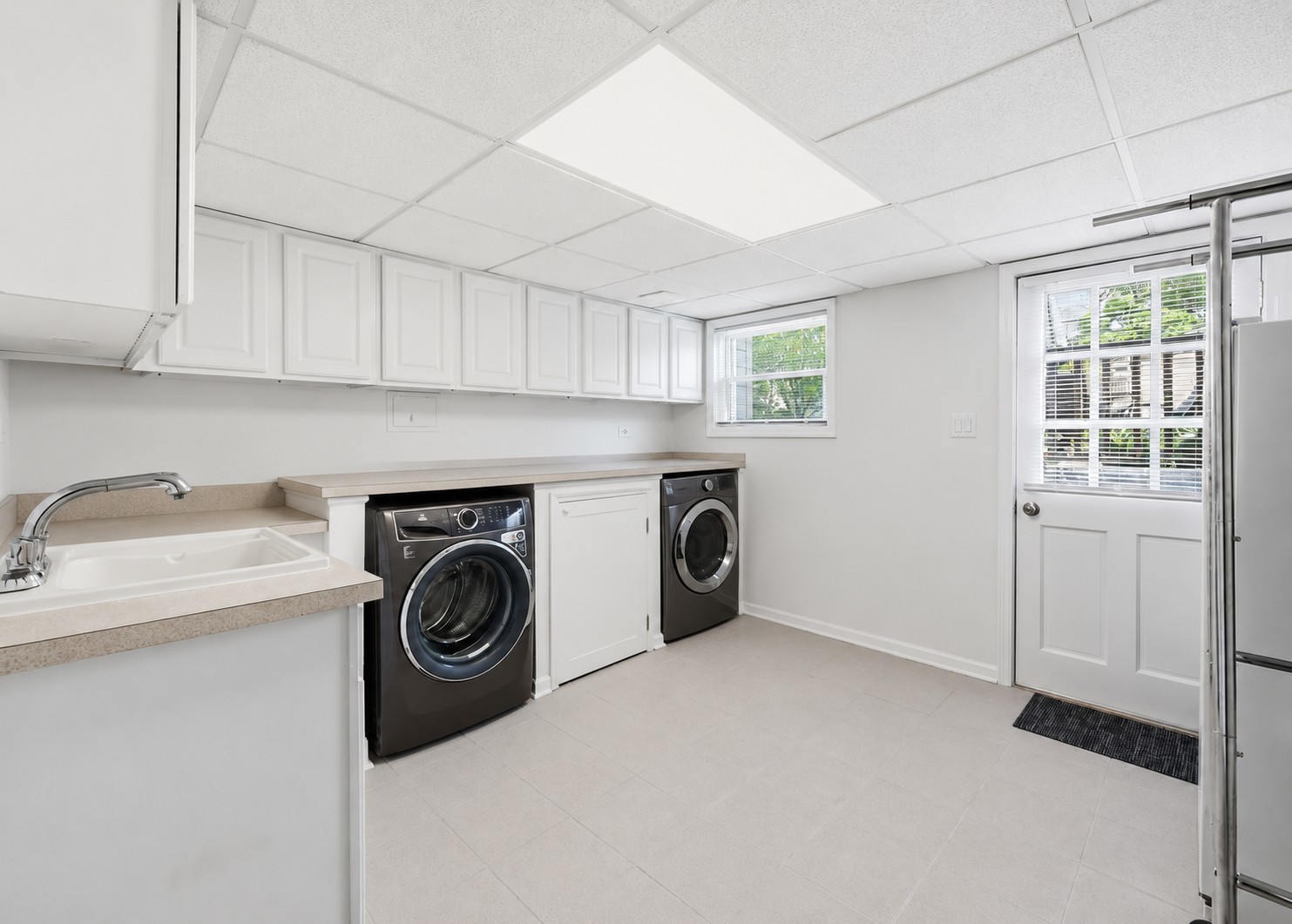639 N Kaspar Avenue, Arlington Heights, IL 60004