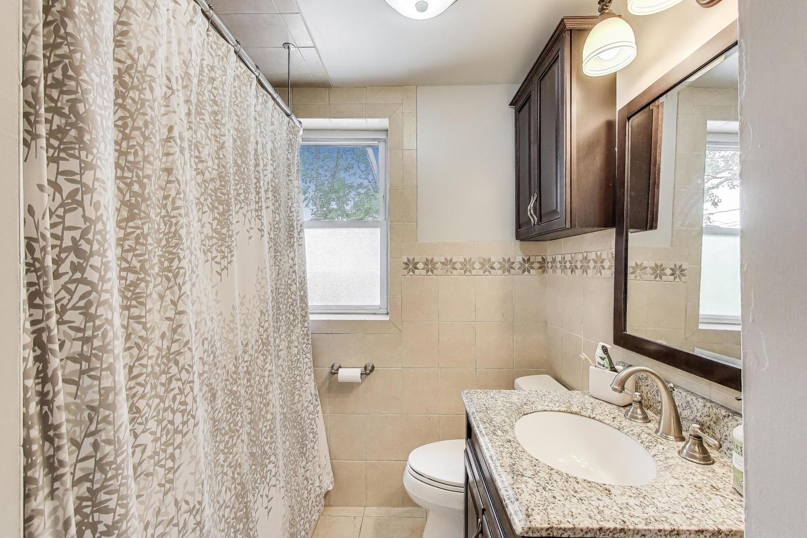36 E Touhy Avenue, Park Ridge, IL 60068