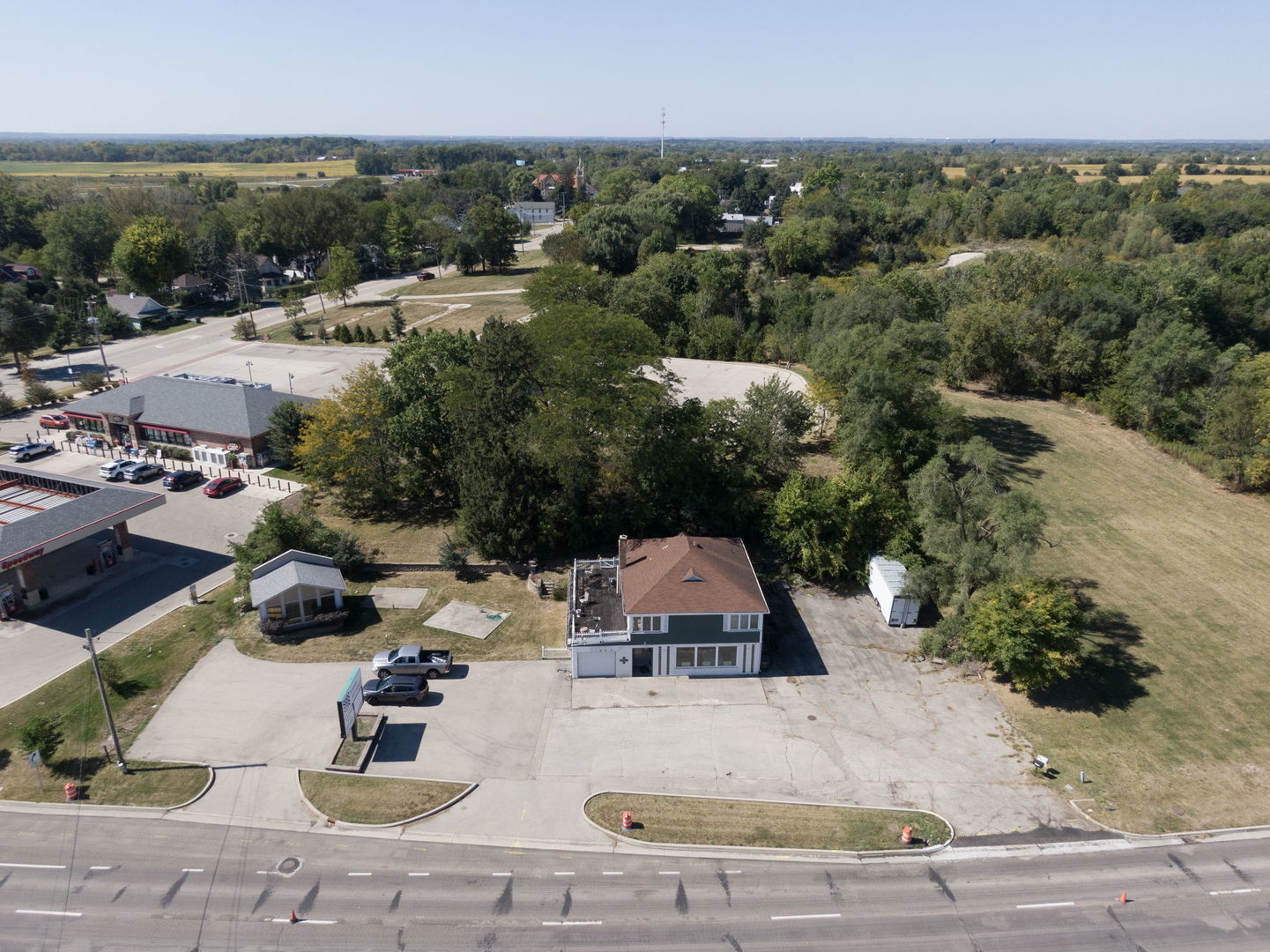 31828 N US Highway 12, Volo, IL 60073