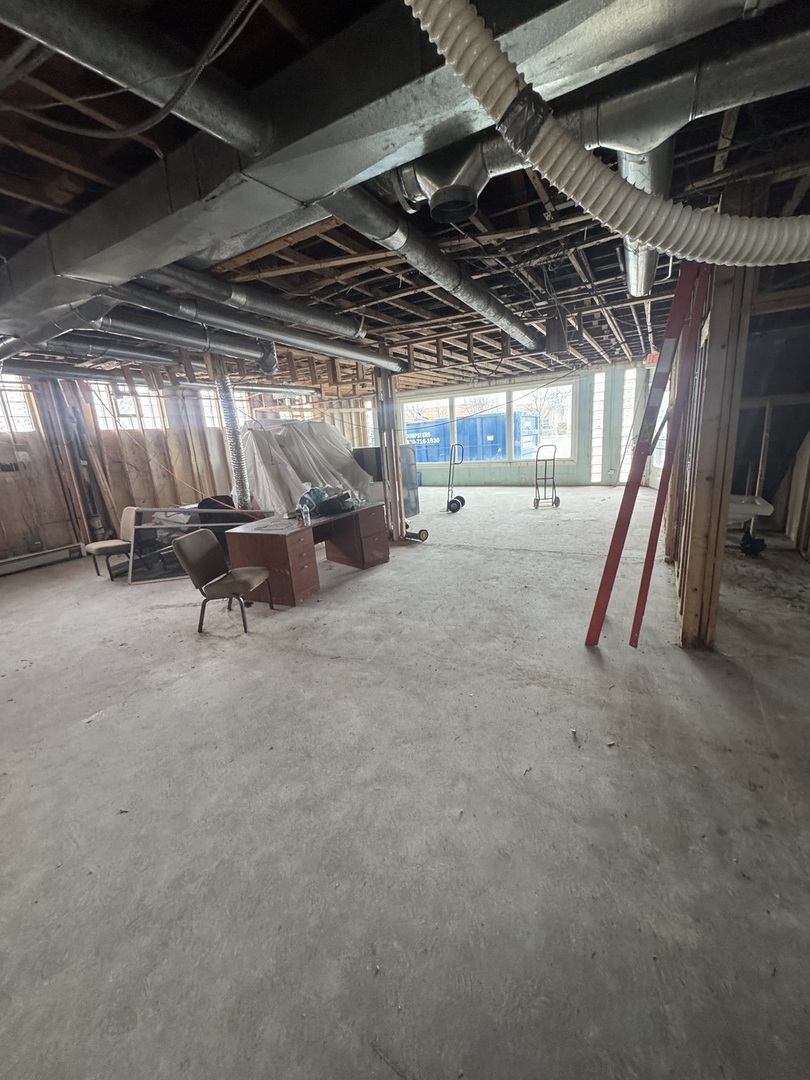 31828 N US Highway 12, Volo, IL 60073