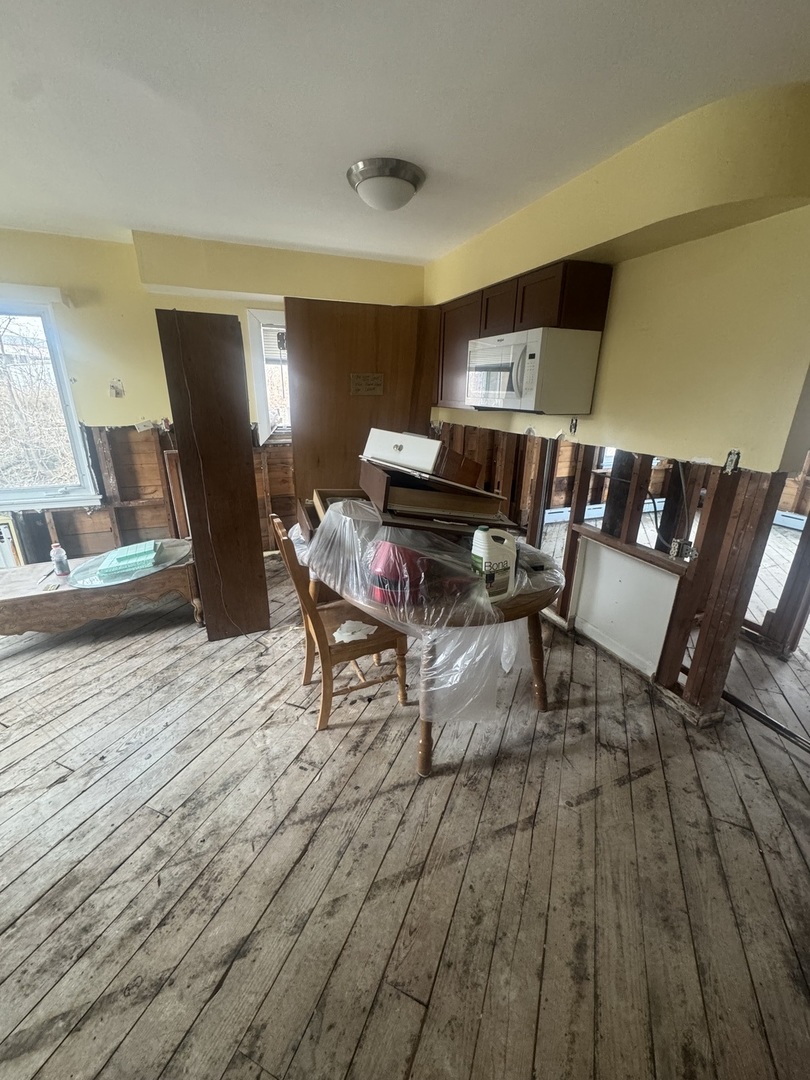 31828 N US Highway 12, Volo, IL 60073