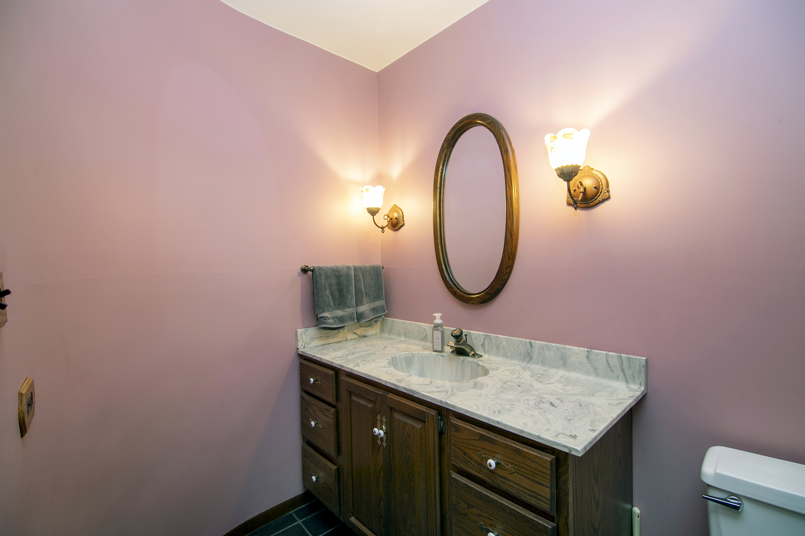 1409 E Rosehill Drive, Arlington Heights, IL 60004