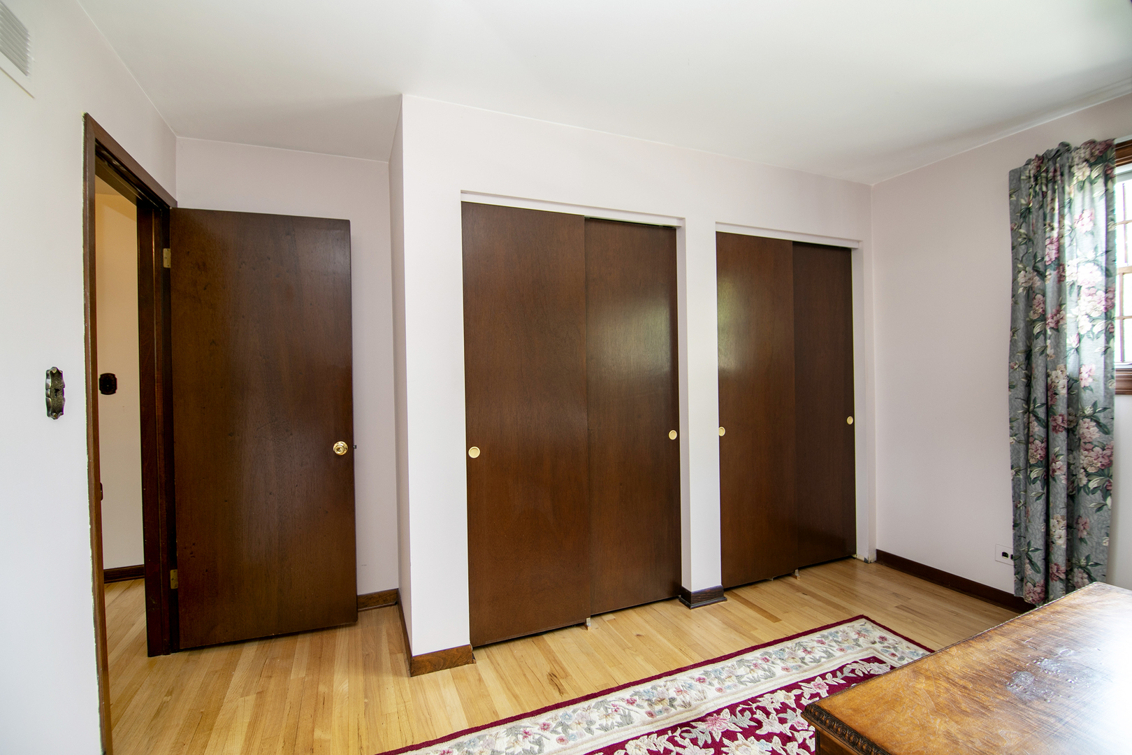1409 E Rosehill Drive, Arlington Heights, IL 60004