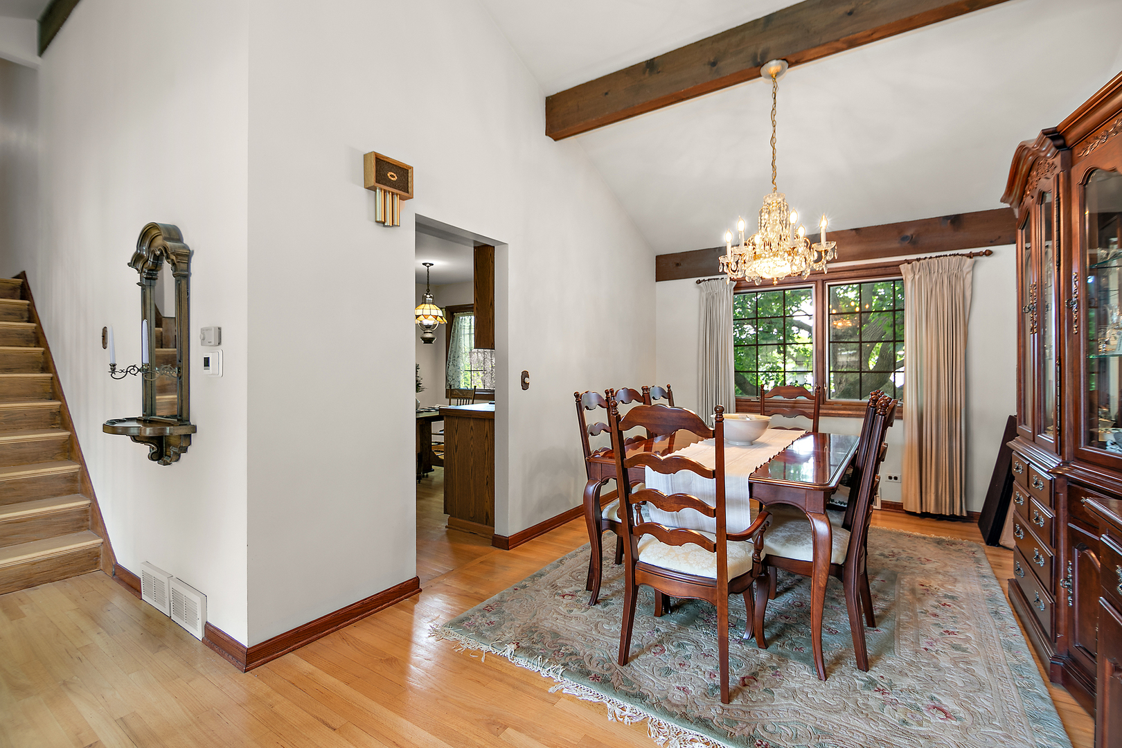 1409 E Rosehill Drive, Arlington Heights, IL 60004