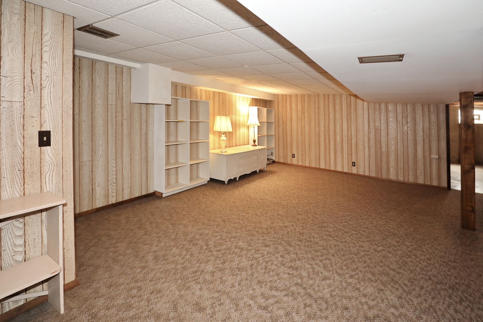 1 Sunset Avenue, West Chicago, IL 60185