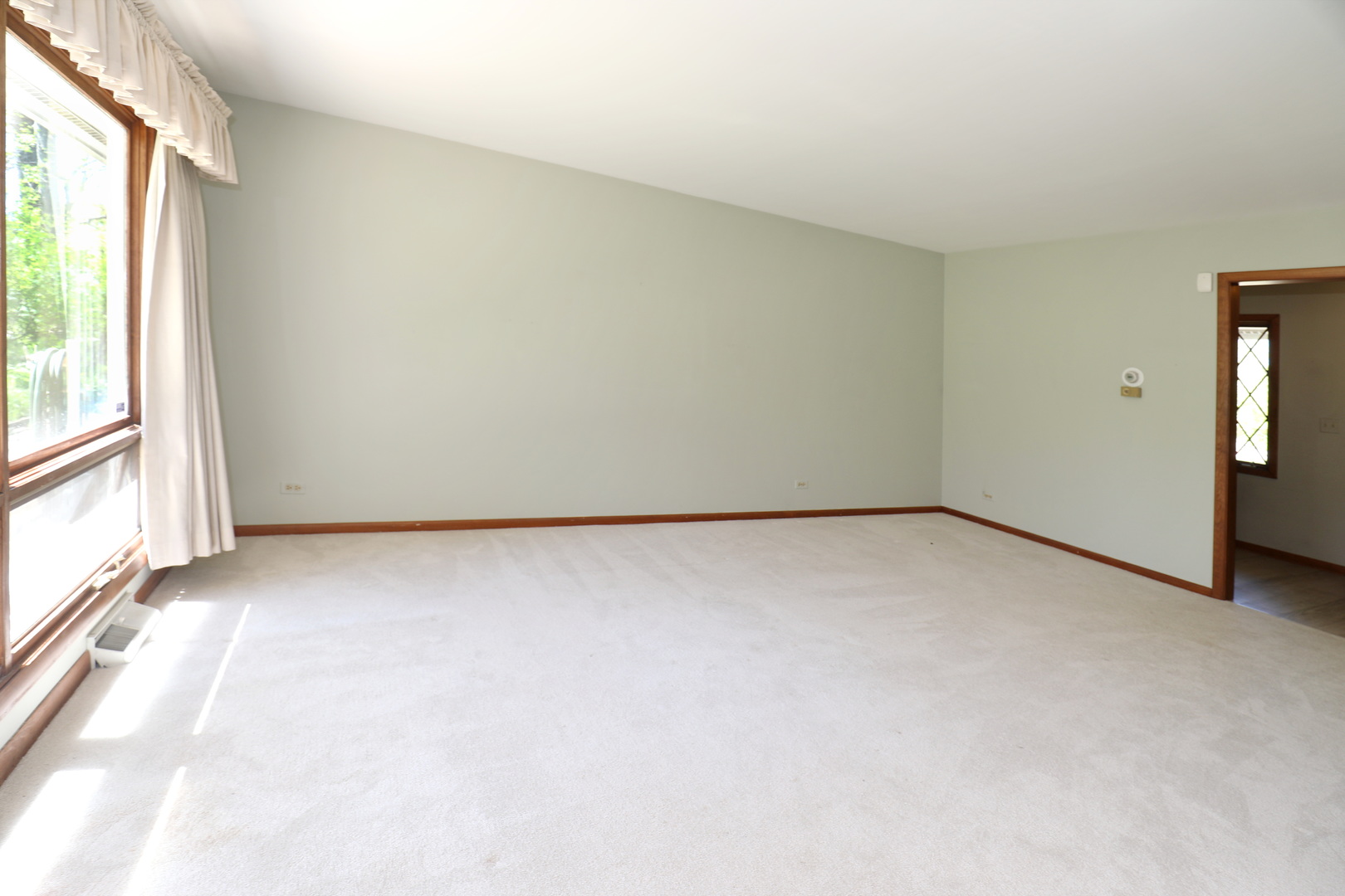 1 Sunset Avenue, West Chicago, IL 60185