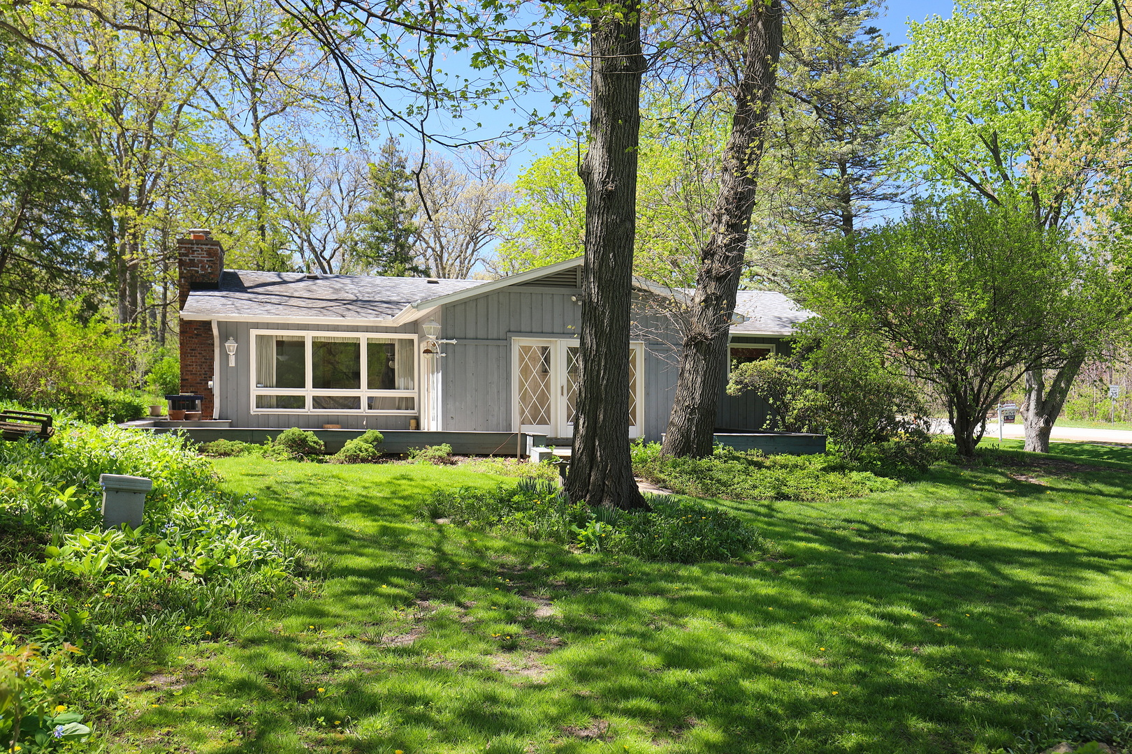 1 Sunset Avenue, West Chicago, IL 60185