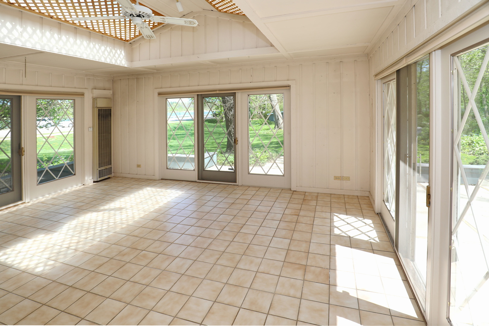 1 Sunset Avenue, West Chicago, IL 60185