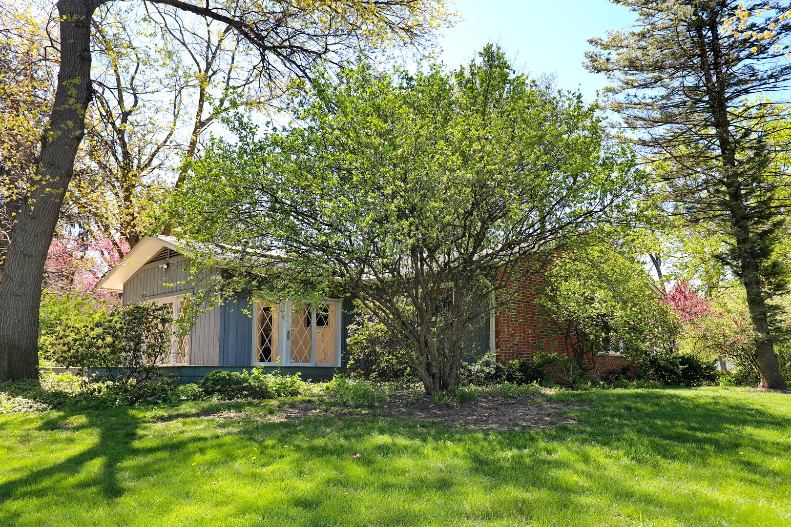 1 Sunset Avenue, West Chicago, IL 60185
