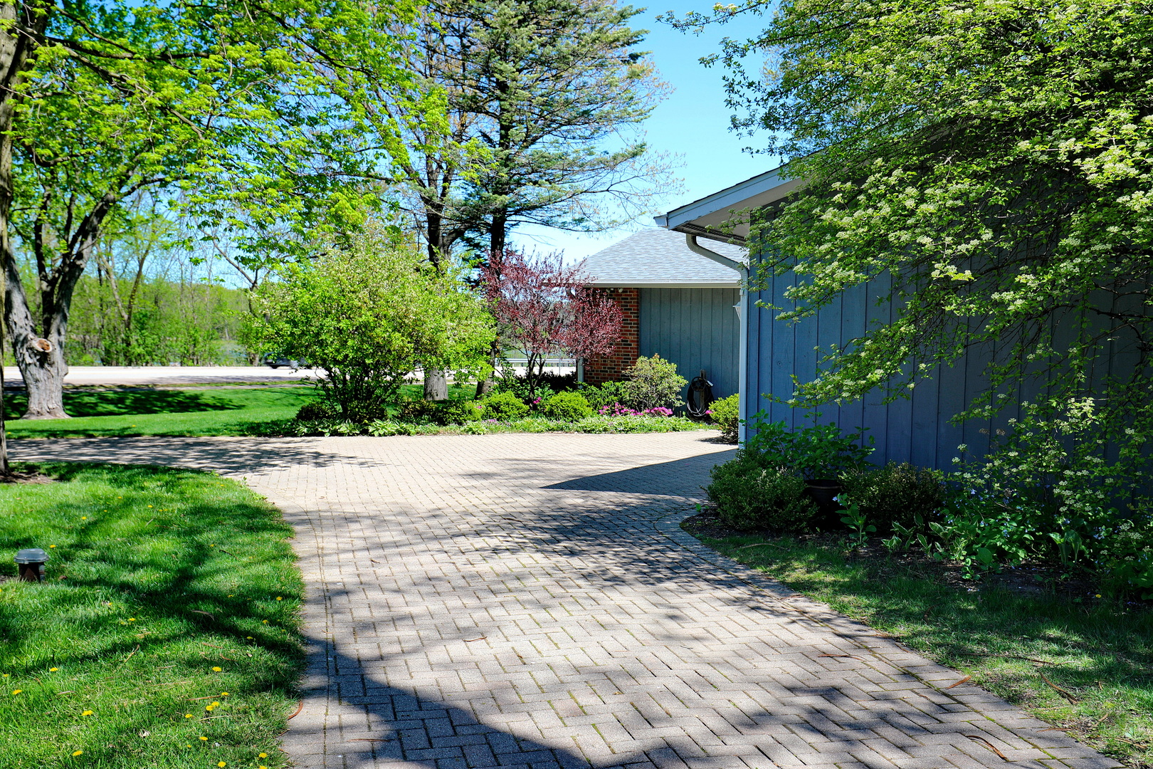 1 Sunset Avenue, West Chicago, IL 60185
