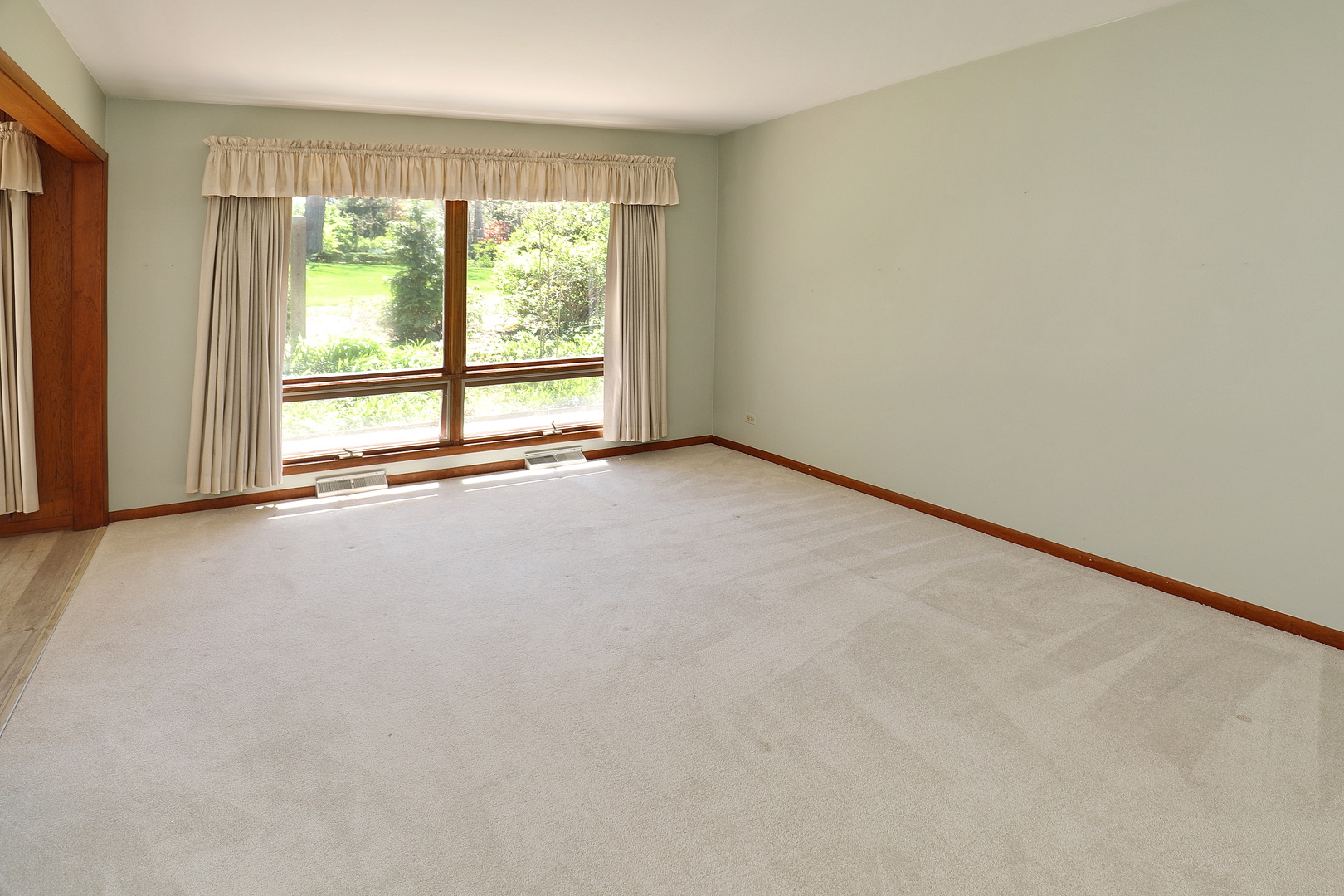 1 Sunset Avenue, West Chicago, IL 60185