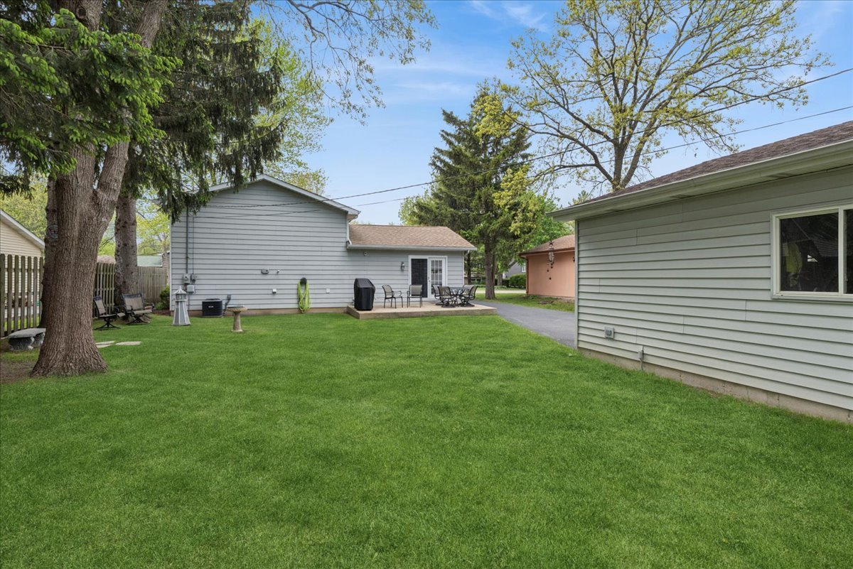 38187 N North Shore Avenue, Beach Park, IL 60087
