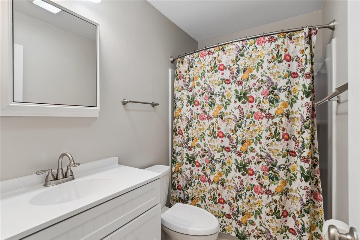 38187 N North Shore Avenue, Beach Park, IL 60087