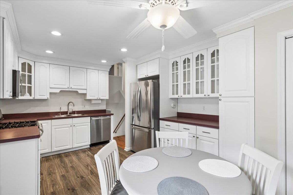 38187 N North Shore Avenue, Beach Park, IL 60087