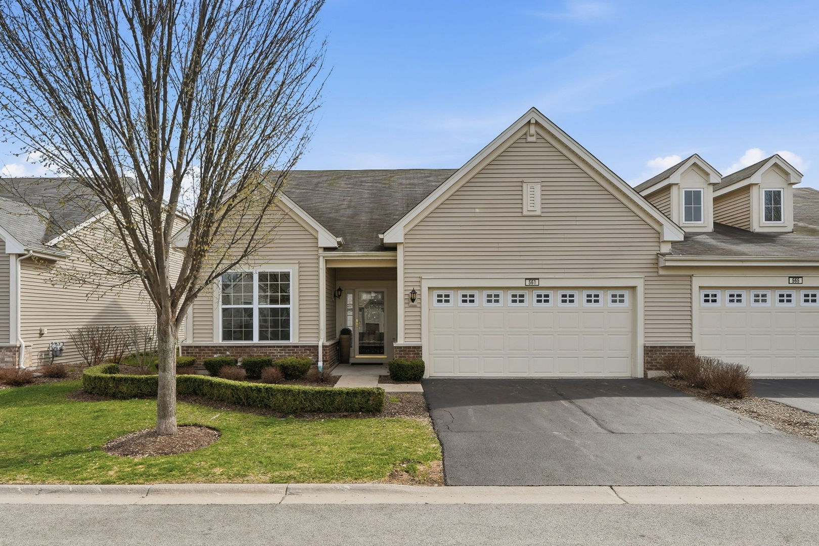 561 Autumn Circle, Pingree Grove, IL 60140