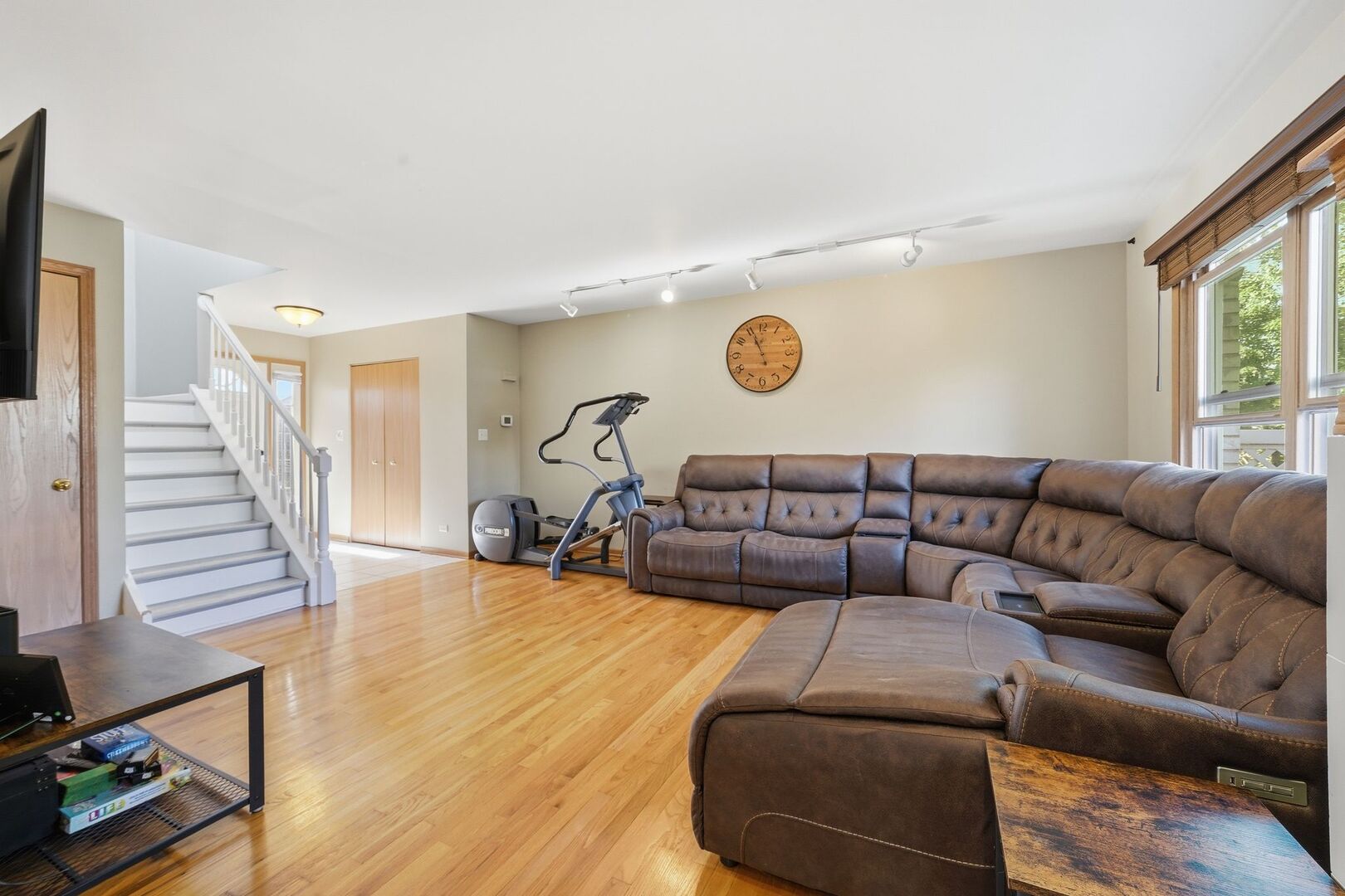 8627 Miroballi Drive, Hickory Hills, IL 60457