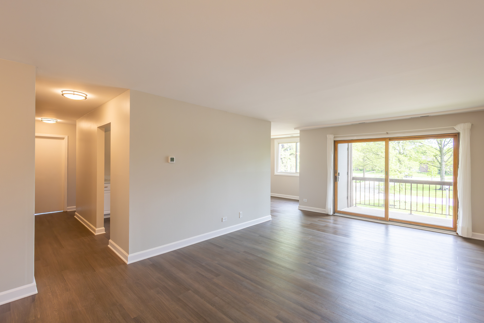 450 Raintree Court #2B, Glen Ellyn, IL 60137