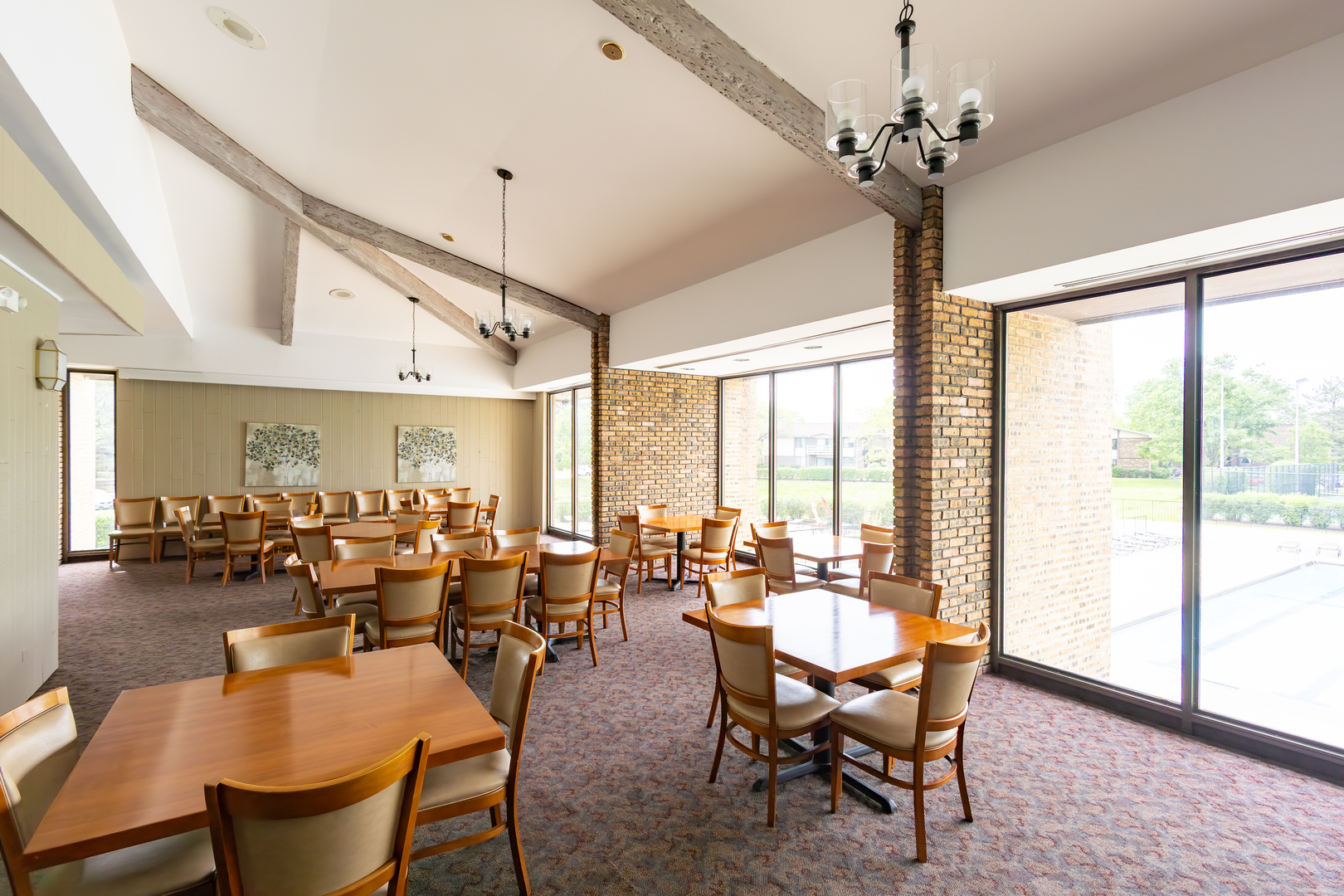 450 Raintree Court #2B, Glen Ellyn, IL 60137