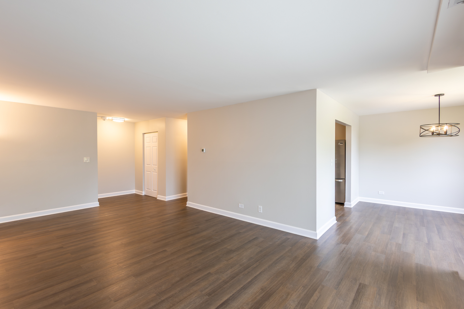 450 Raintree Court #2B, Glen Ellyn, IL 60137