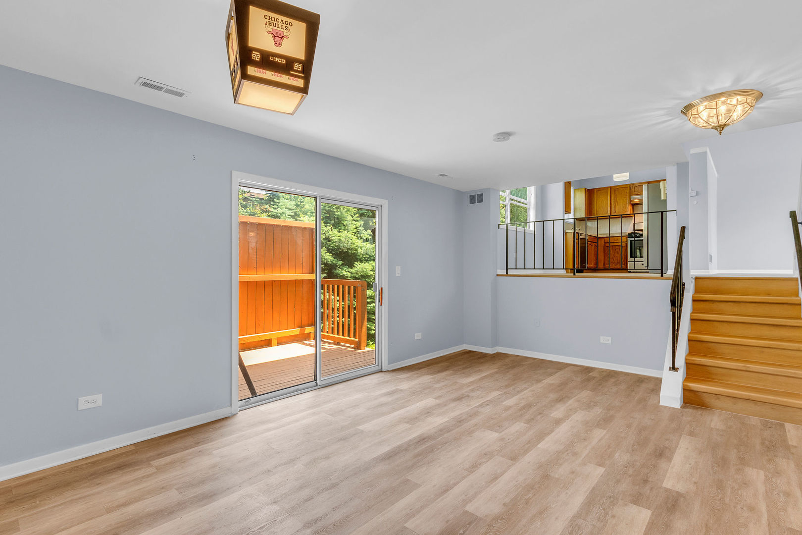 305 Elwood Court, Westmont, IL 60559