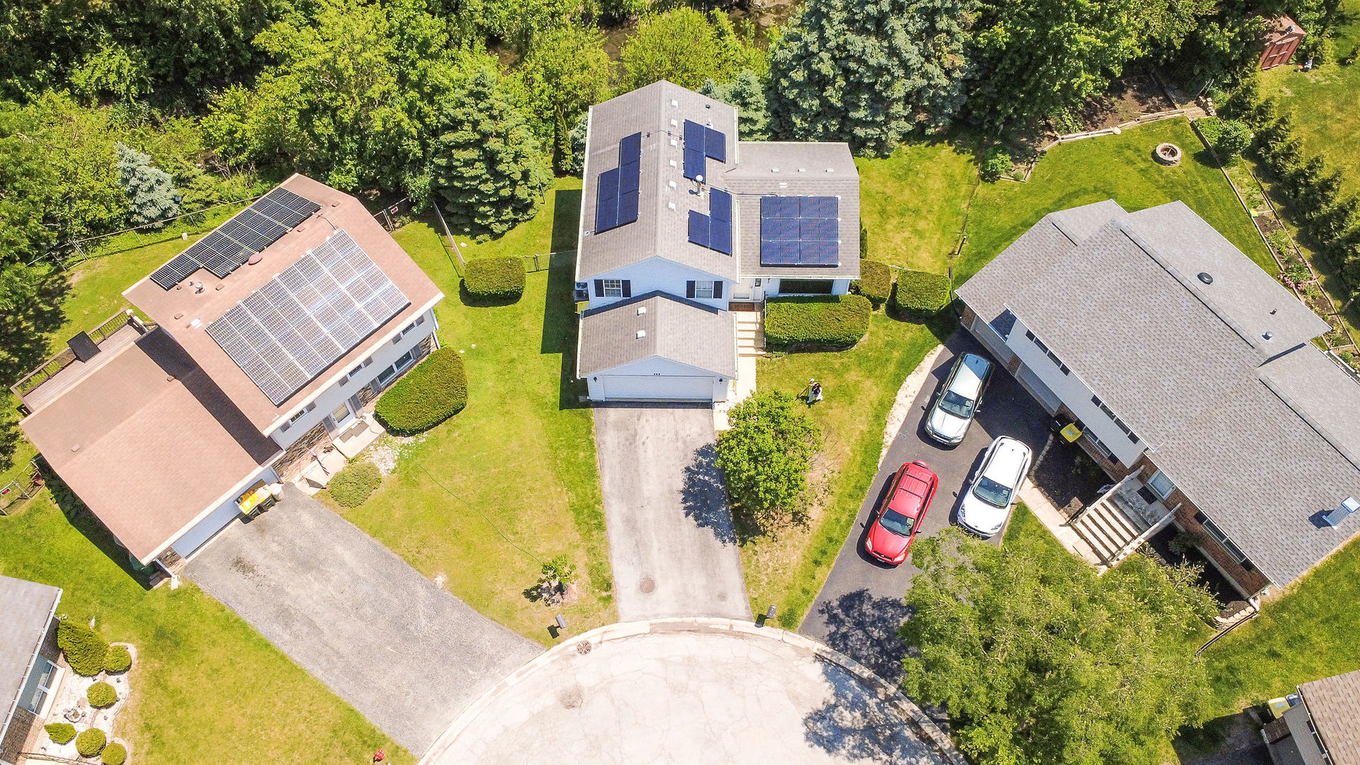 305 Elwood Court, Westmont, IL 60559
