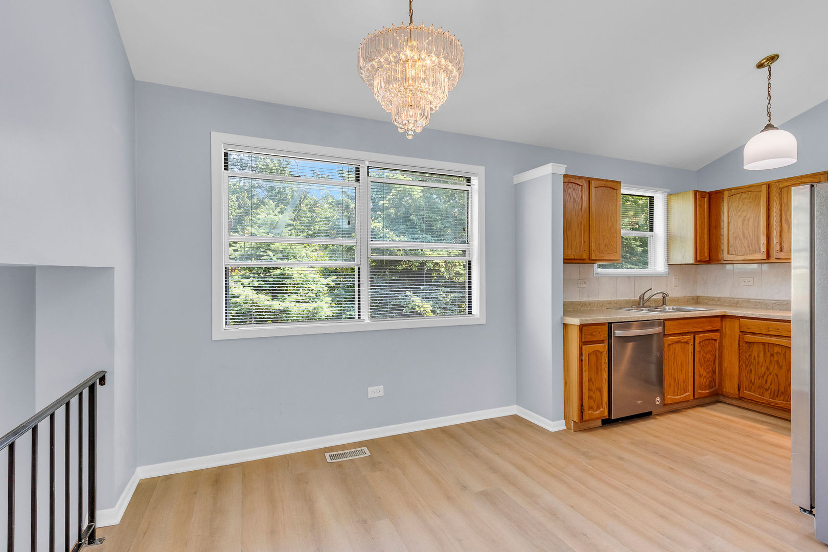 305 Elwood Court, Westmont, IL 60559