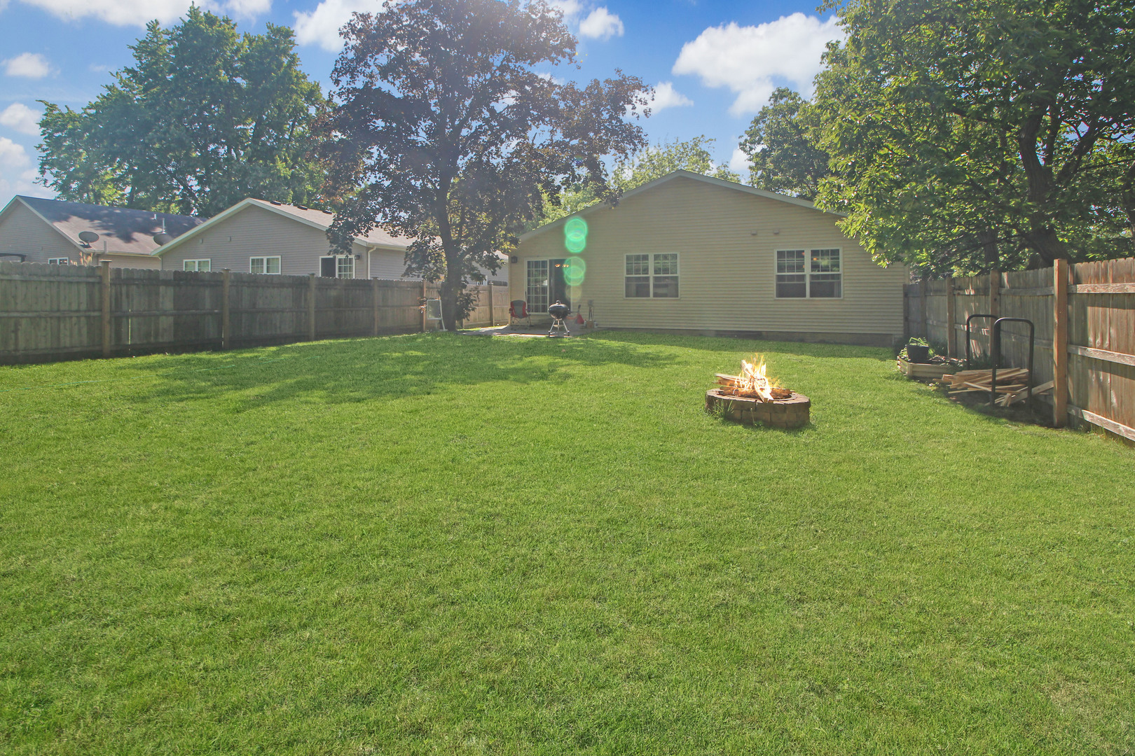 402 S McLean Street, Hudson, IL 61748