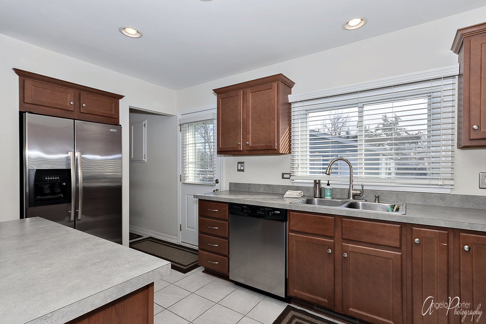 533 Bobby Lane, Mundelein, IL 60060