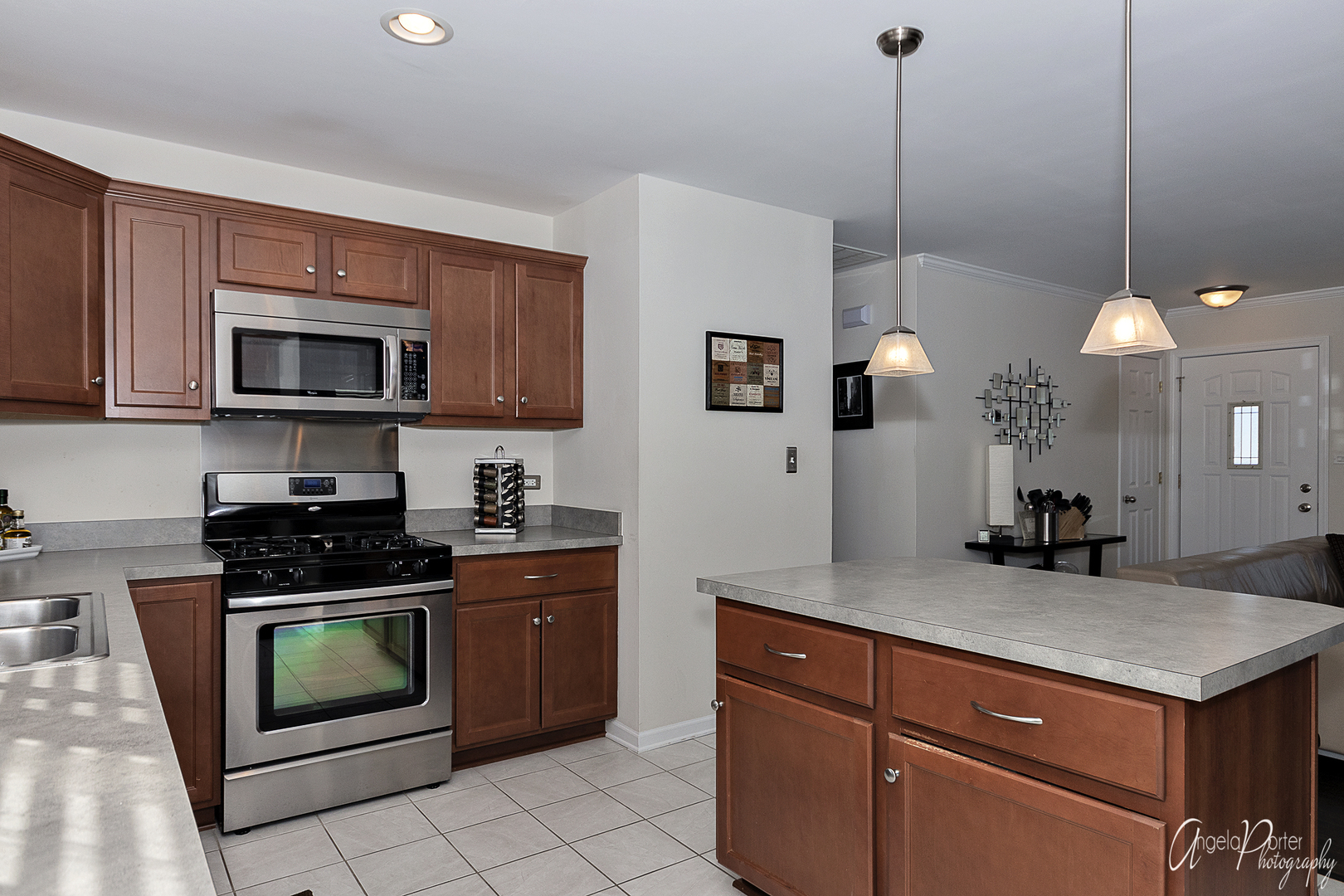 533 Bobby Lane, Mundelein, IL 60060