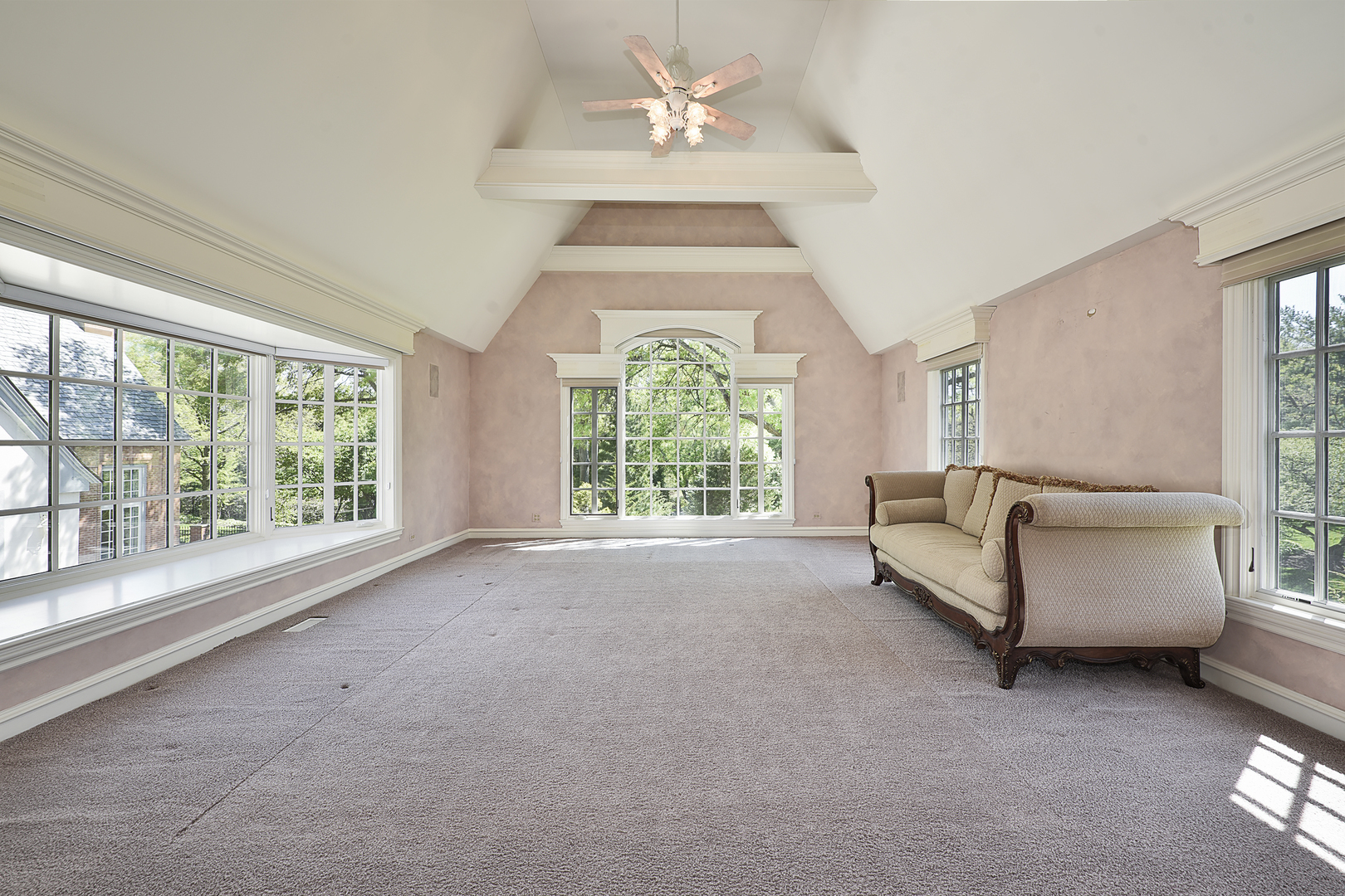 1661 Balmoral Lane, Inverness, IL 60067