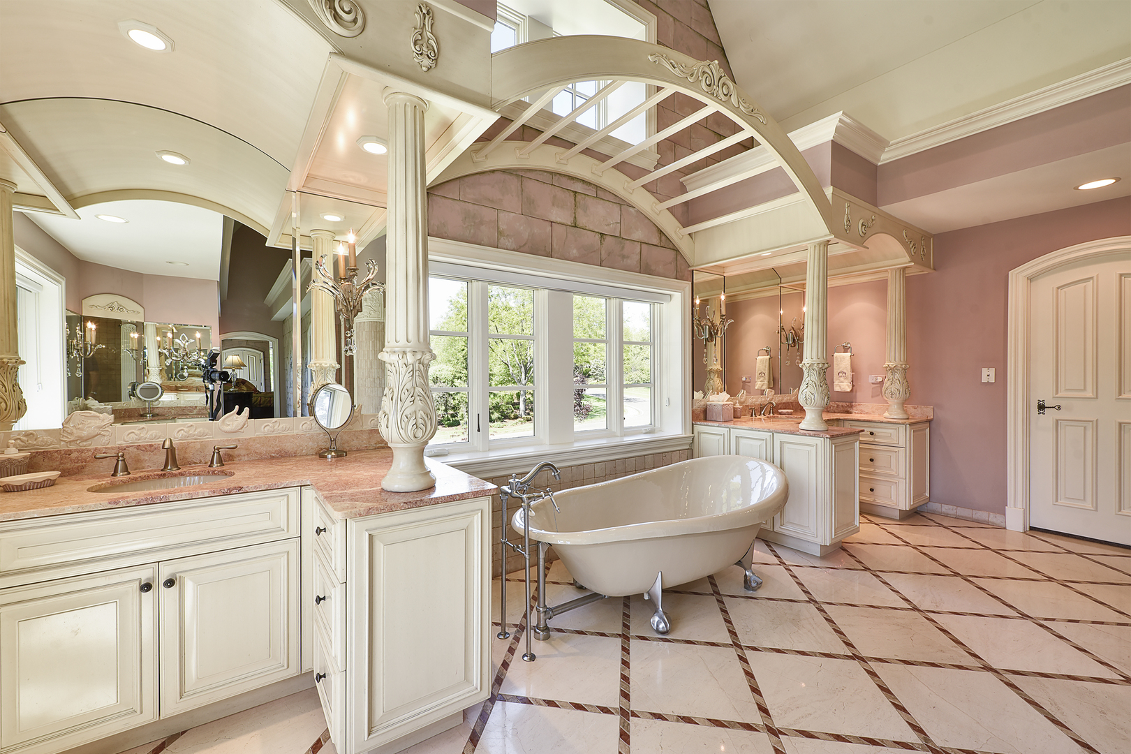 1661 Balmoral Lane, Inverness, IL 60067