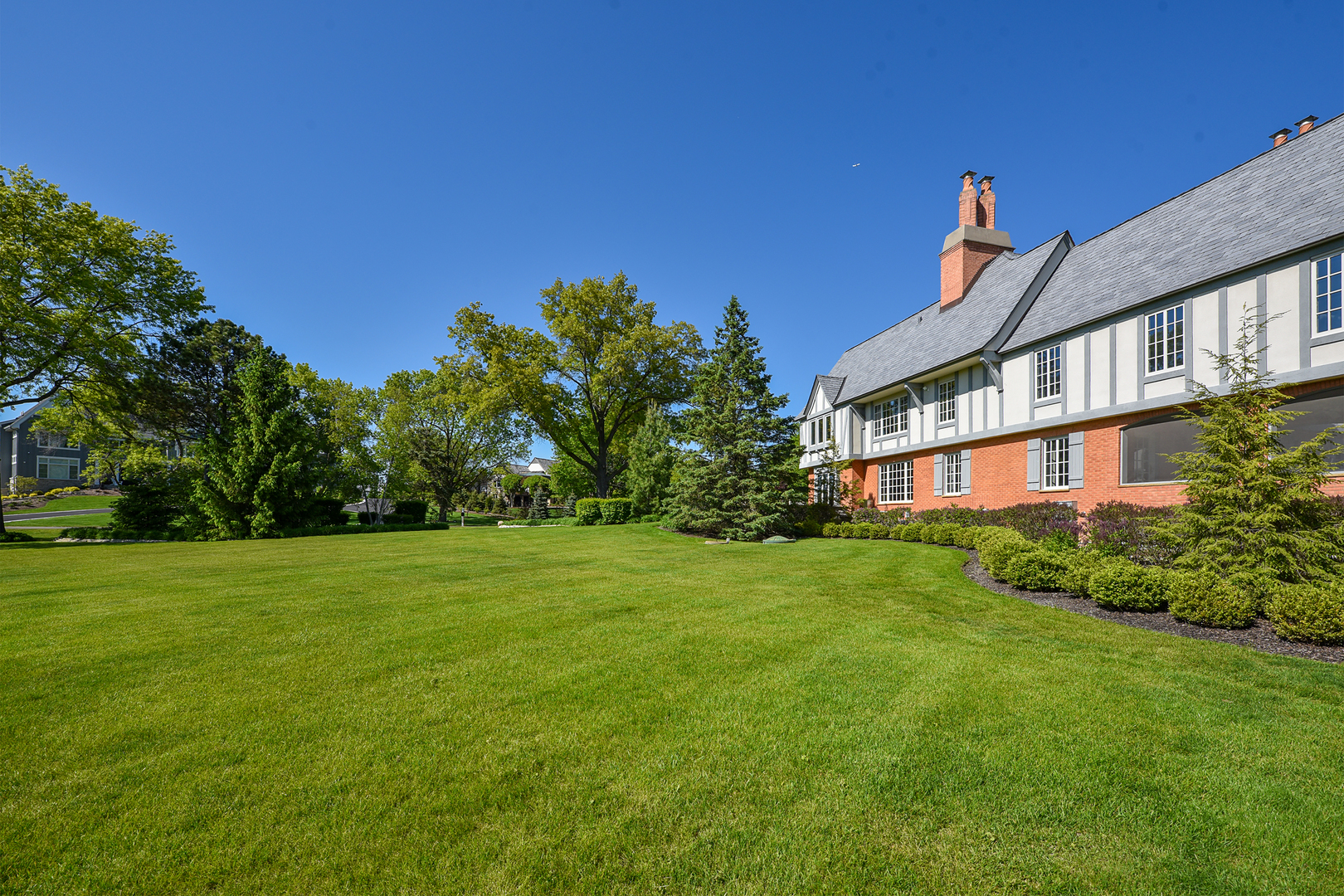 1661 Balmoral Lane, Inverness, IL 60067