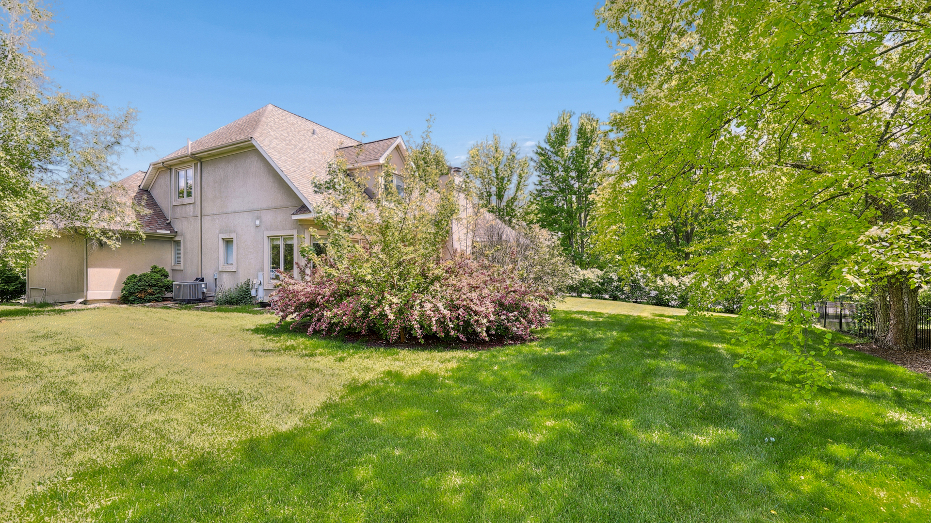 2115 Stonington Court, Naperville, IL 60564