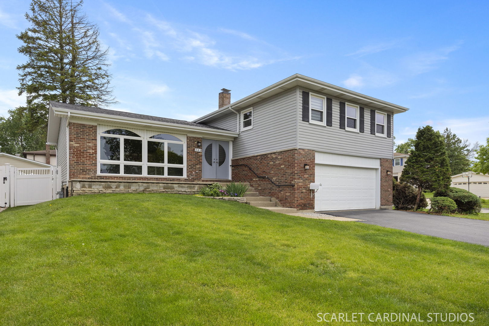 345 Hillcrest Lane, Lombard, IL 60148